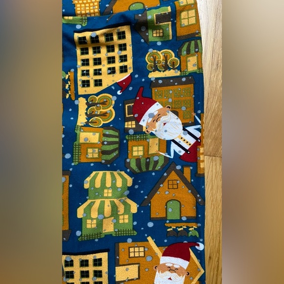 LuLaRoe Christmas Santa Leggings One Size - Picture 3 of 5